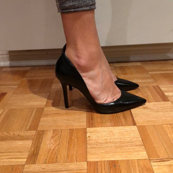 Vince Camuto black heels - Picture 5 of 6